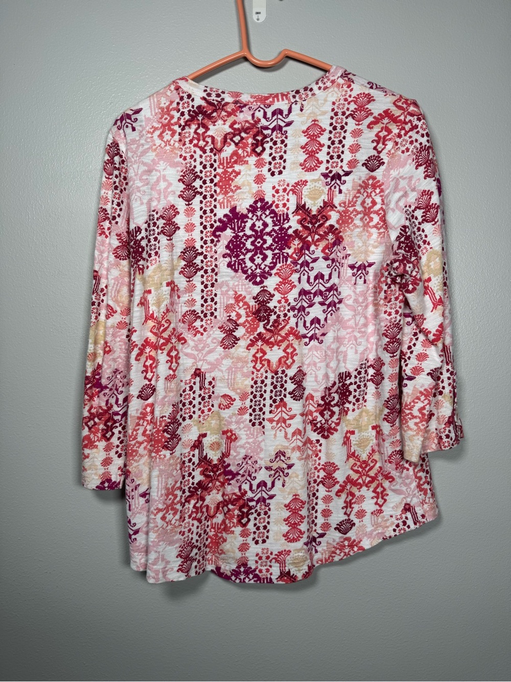 Chico’s Size 2 Large Pink Red Floral V-Neck 3/4 Sleeve Tunic Top - Picture 2 of 5